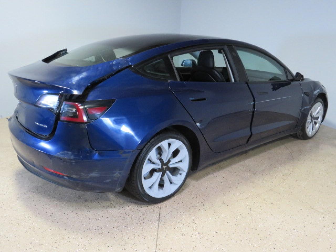 2022 Tesla Model 3 vin: 5YJ3E1EB4NF144660