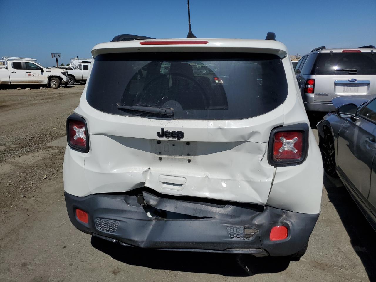 ZACCJABB8JPJ19986 2018 Jeep Renegade Latitude