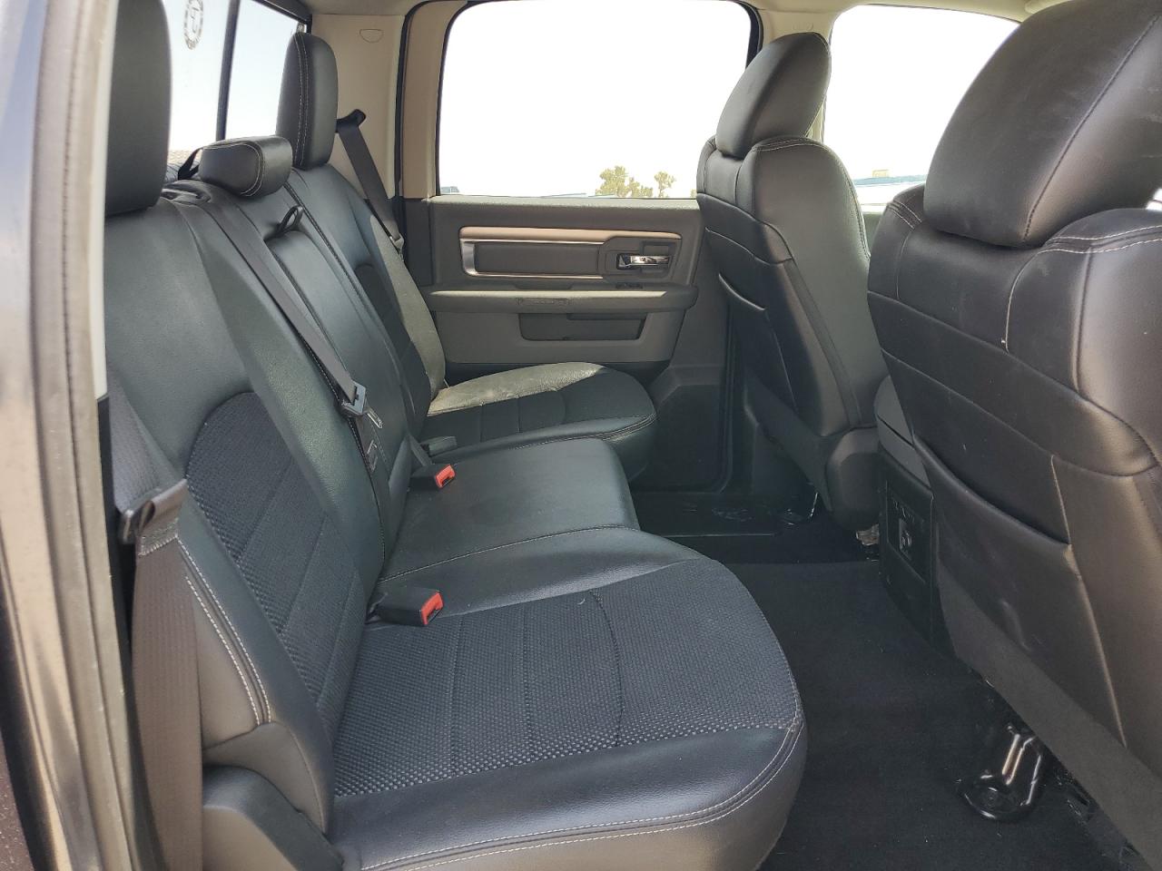 1C6RR6LT0HS683556 2017 Ram 1500 Slt