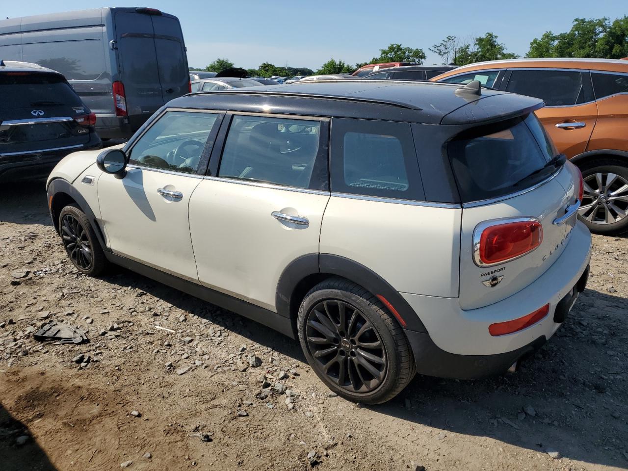 WMWLN5C33H2E33703 2017 Mini Cooper Clubman