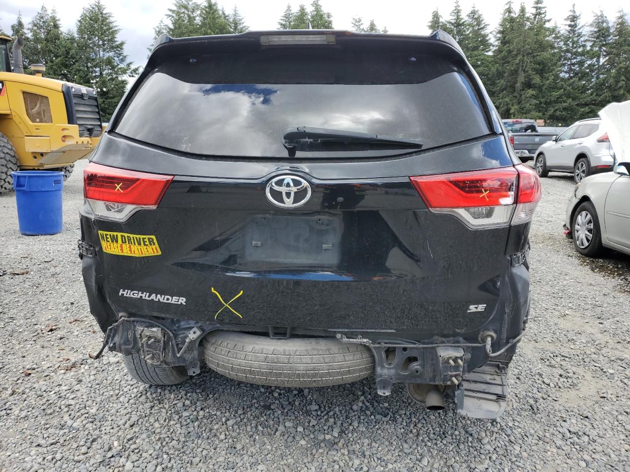 5TDKZRFH0HS509840 2017 Toyota Highlander Se