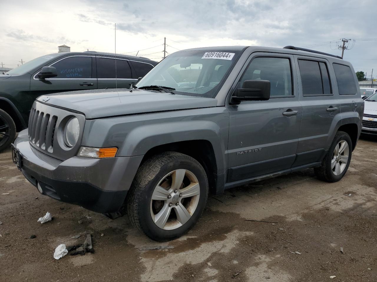 2013 Jeep Patriot Latitude vin: 1C4NJPFB9DD137571