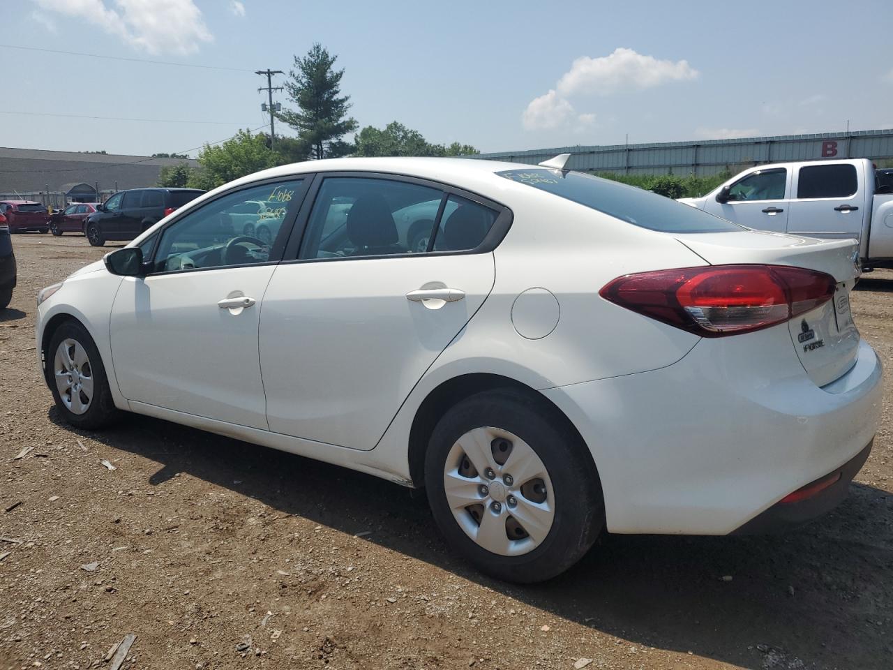 3KPFK4A73HE044374 2017 Kia Forte Lx