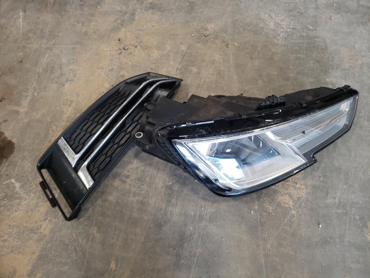 WAUDNAF47HN046164 2017 Audi A4 Premium