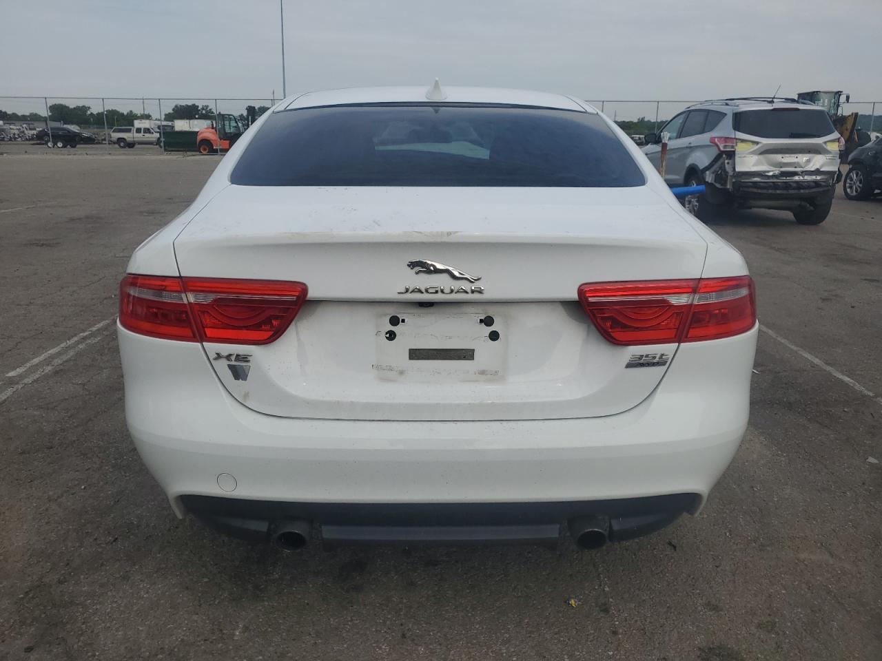 SAJAK4BV7HA956226 2017 Jaguar Xe Prestige