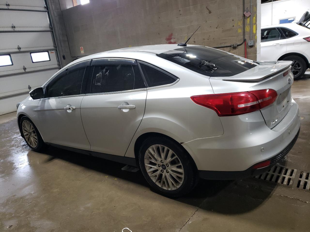 2018 Ford Focus Titanium vin: 1FADP3J24JL294443