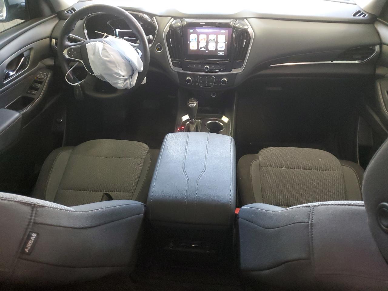 1GNEVGKWXJJ100630 2018 Chevrolet Traverse Lt