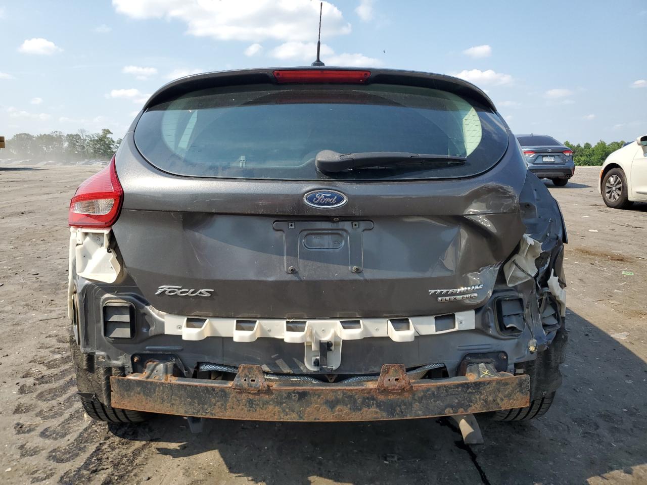 1FADP3N27FL373493 2015 Ford Focus Titanium