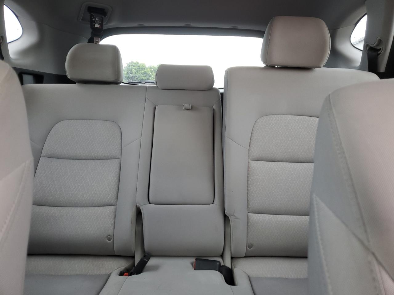 KM8J2CA40HU540689 2017 Hyundai Tucson Se