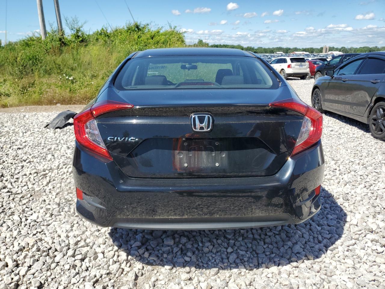 2HGFC2F50JH583538 2018 Honda Civic Lx