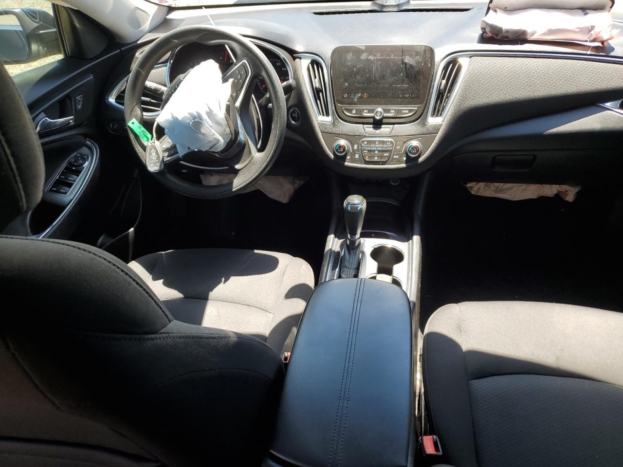 1G1ZD5ST7KF105398 2019 Chevrolet Malibu Lt