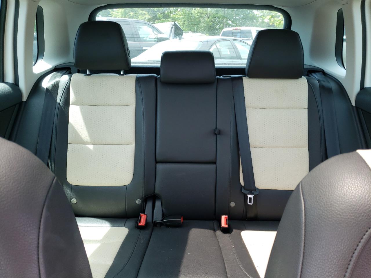 WVGSV7AX9HK041284 2017 Volkswagen Tiguan Wolfsburg