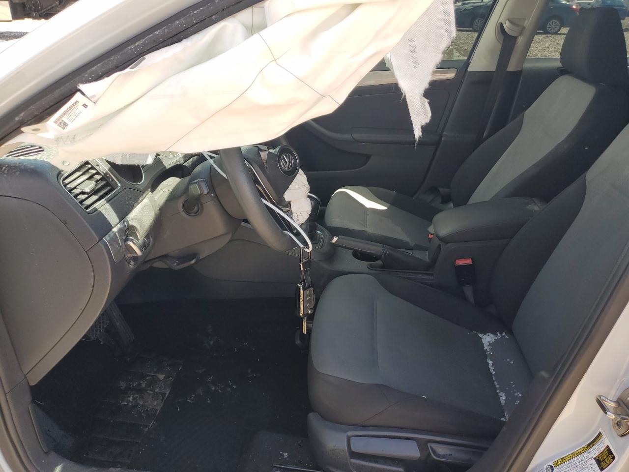 3VW2B7AJ5HM335781 2017 Volkswagen Jetta S