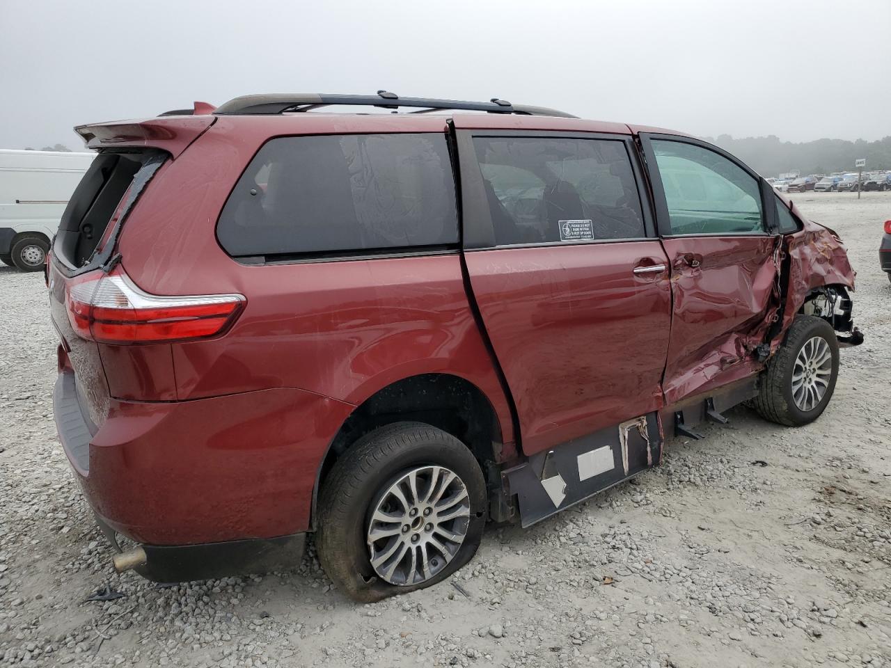 2019 Toyota Sienna Xle vin: 5TDYZ3DC6KS995852