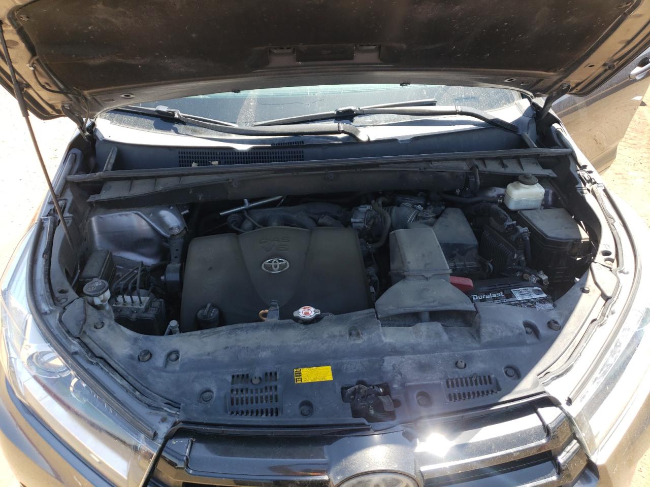 5TDJZRFH0JS530365 2018 Toyota Highlander Se