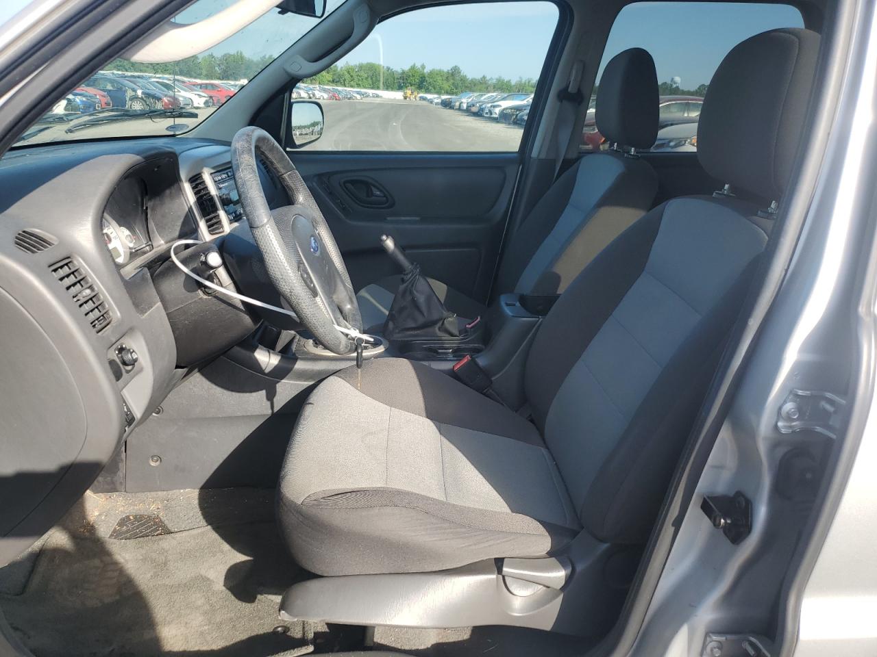 1FMCU92Z95KC23114 2005 Ford Escape Xls