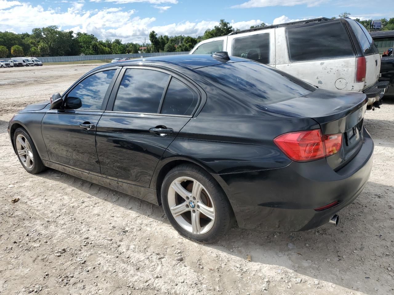 2015 BMW 320 I vin: WBA3B1C50FK138197