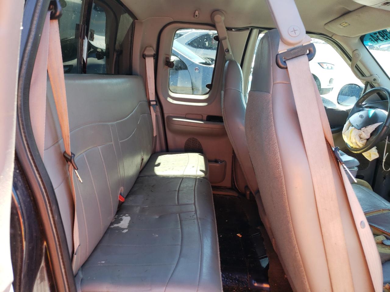 1FTRX18L1YNB17947 2000 Ford F150