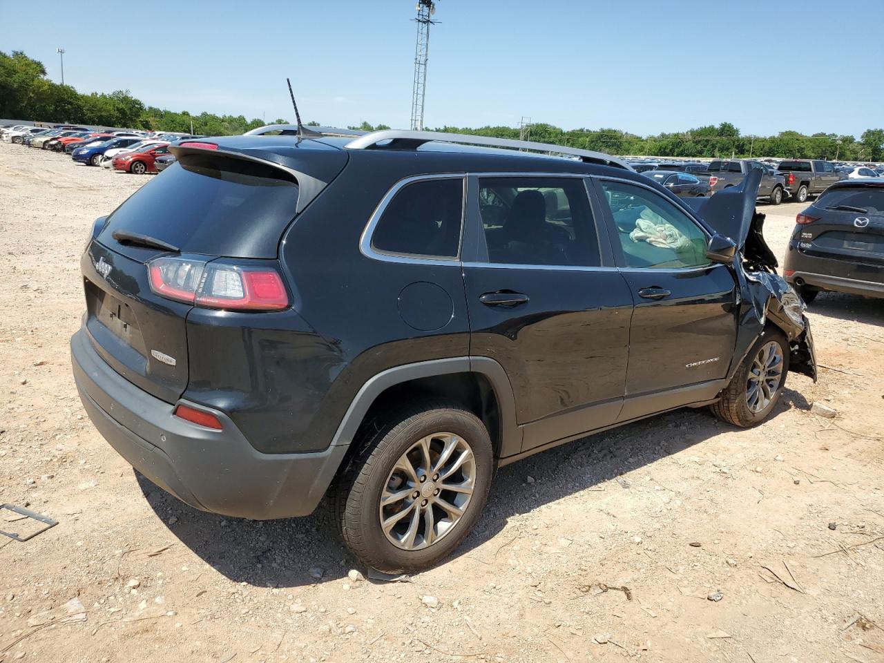 2019 Jeep Cherokee Latitude Plus vin: 1C4PJLLB1KD297429