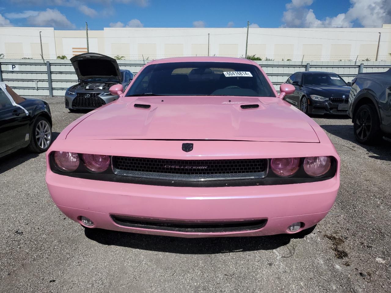 2B3LJ44V19H563284 2009 Dodge Challenger Se