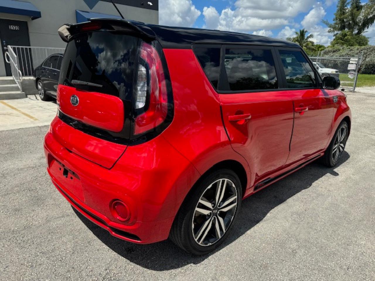 2019 Kia Soul + vin: KNDJP3A53K7665383