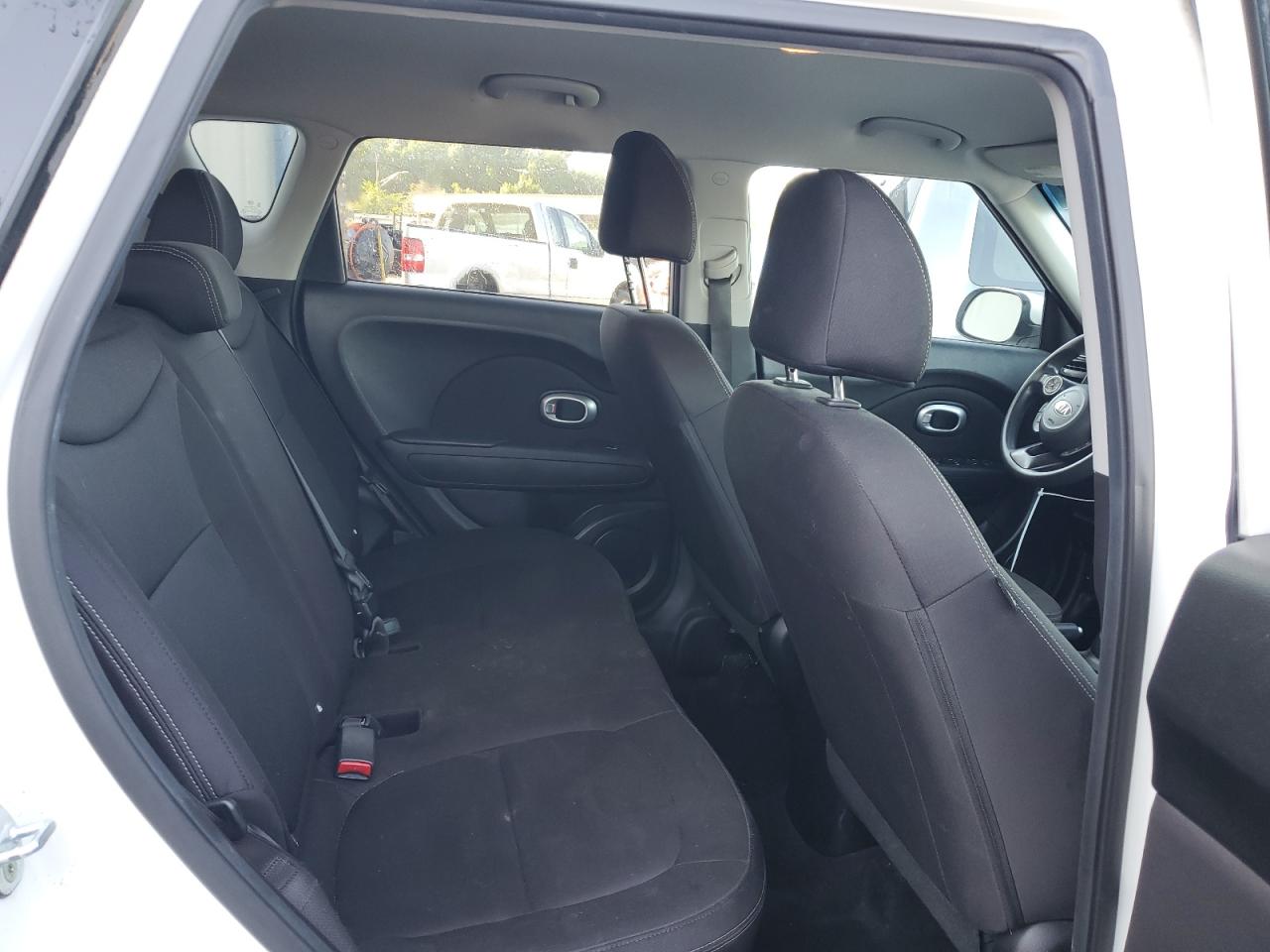 KNDJN2A2XH7437766 2017 Kia Soul