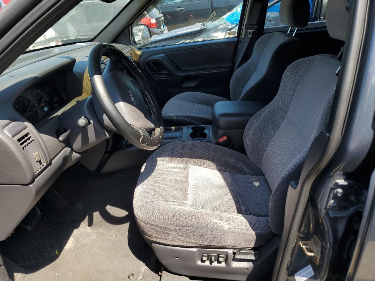 1J4GW48S21C690676 2001 Jeep Grand Cherokee Laredo