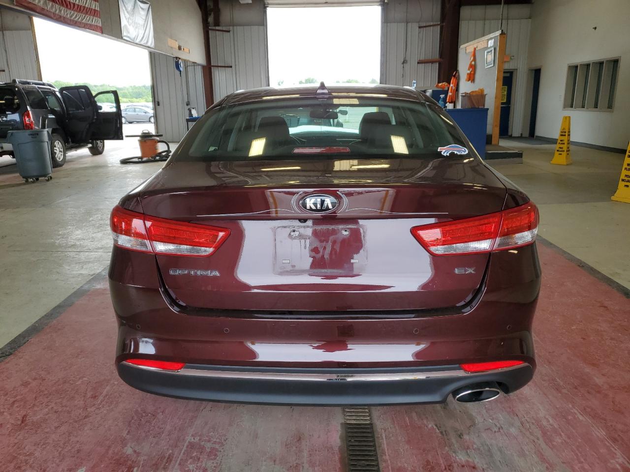 5XXGU4L38JG207509 2018 Kia Optima Ex