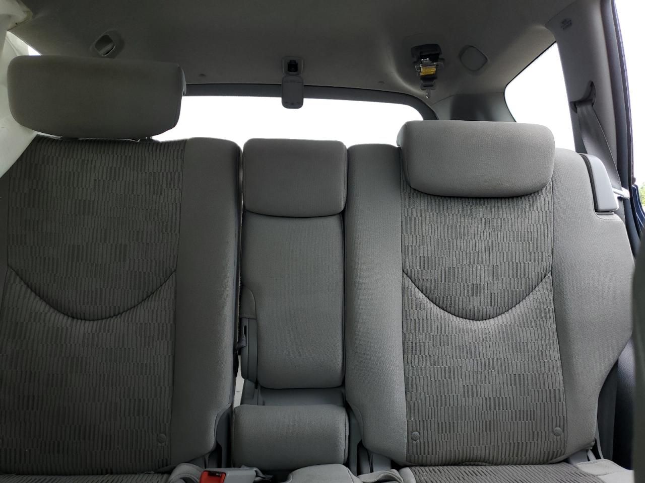 2T3ZF4DV7BW065011 2011 Toyota Rav4