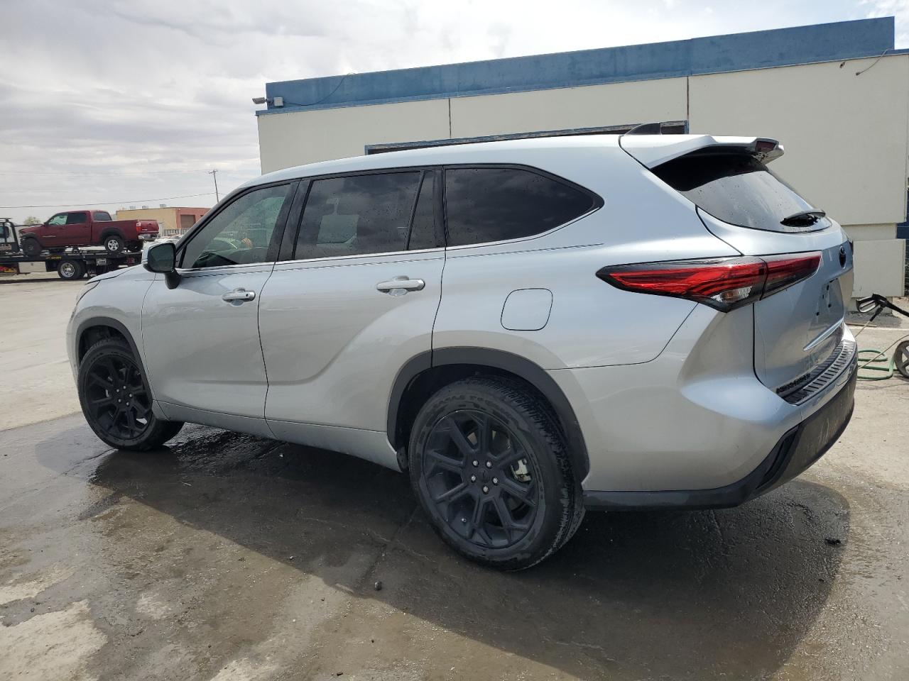 5TDCZRAH7NS560971 2022 Toyota Highlander L