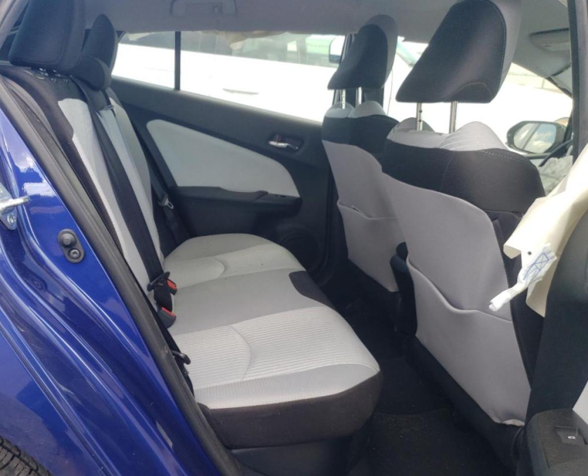 JTDKBRFU9J3065172 2018 Toyota Prius