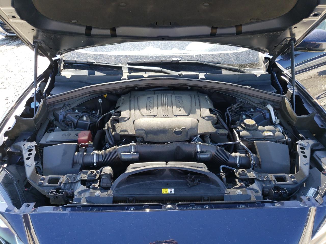 SADCK2BV8HA891676 2017 Jaguar F-Pace Prestige