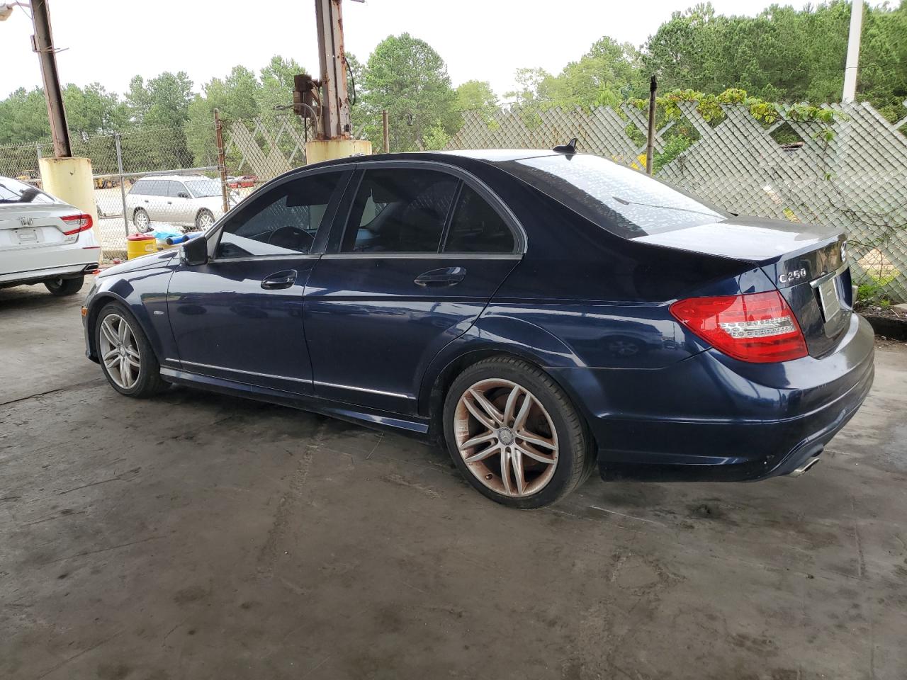 2012 Mercedes-Benz C 250 vin: WDDGF4HBXCR202179