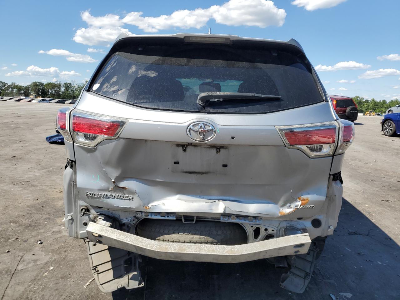 5TDBKRFH5FS072287 2015 Toyota Highlander Le