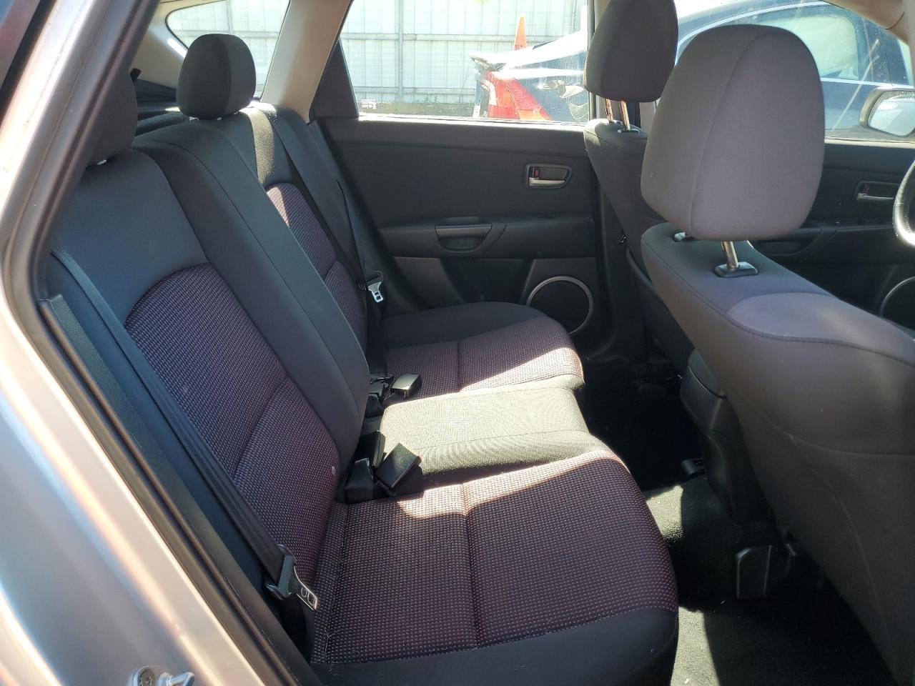 JM1BK343751251768 2005 Mazda 3 Hatchback