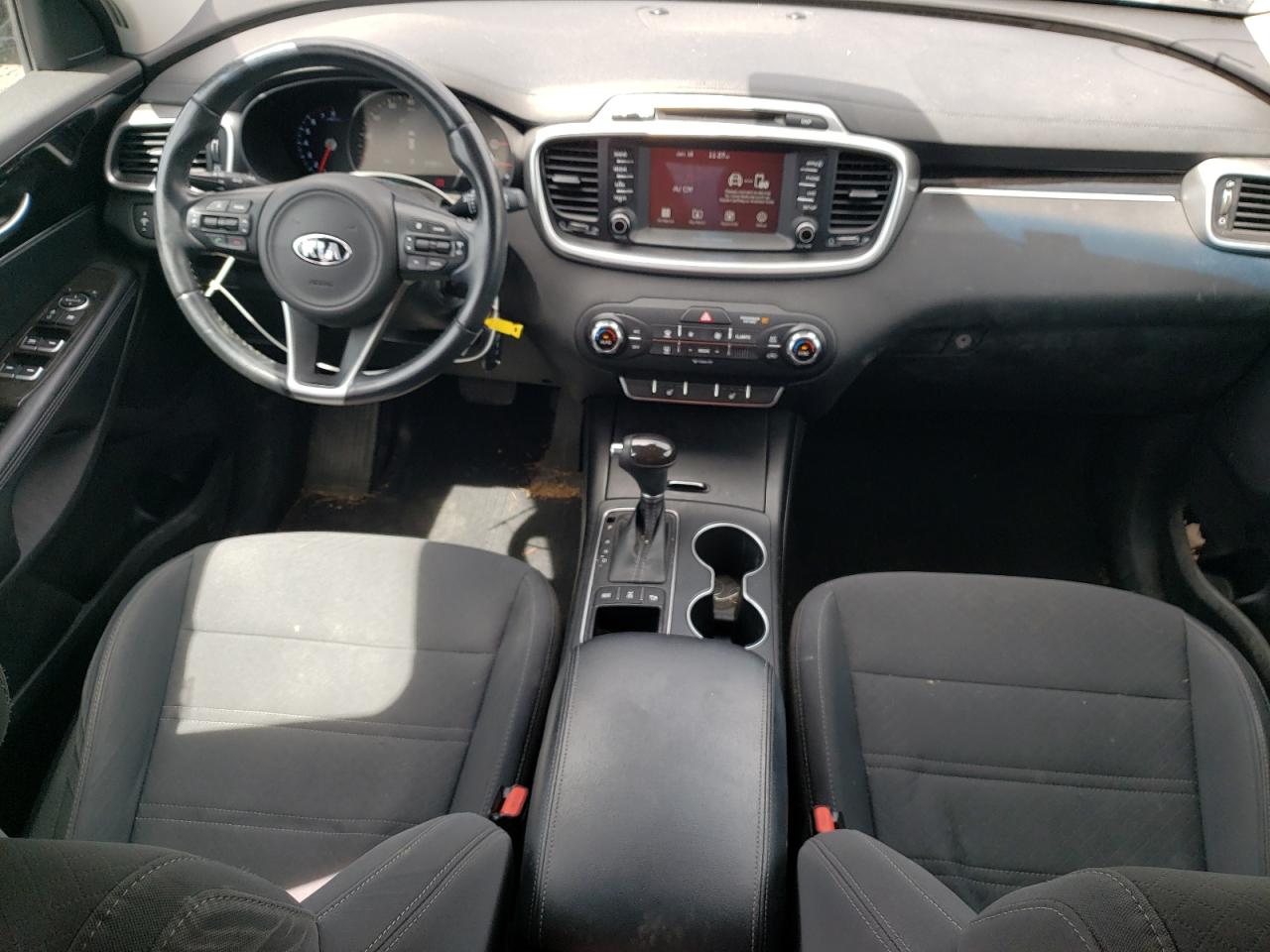 5XYPGDA56HG293081 2017 Kia Sorento Lx