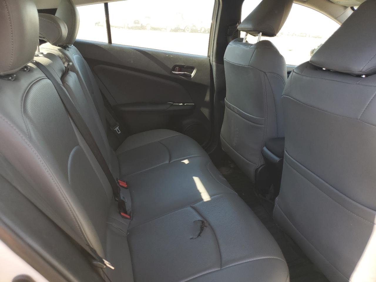 JTDKBRFU6J3588018 2018 Toyota Prius