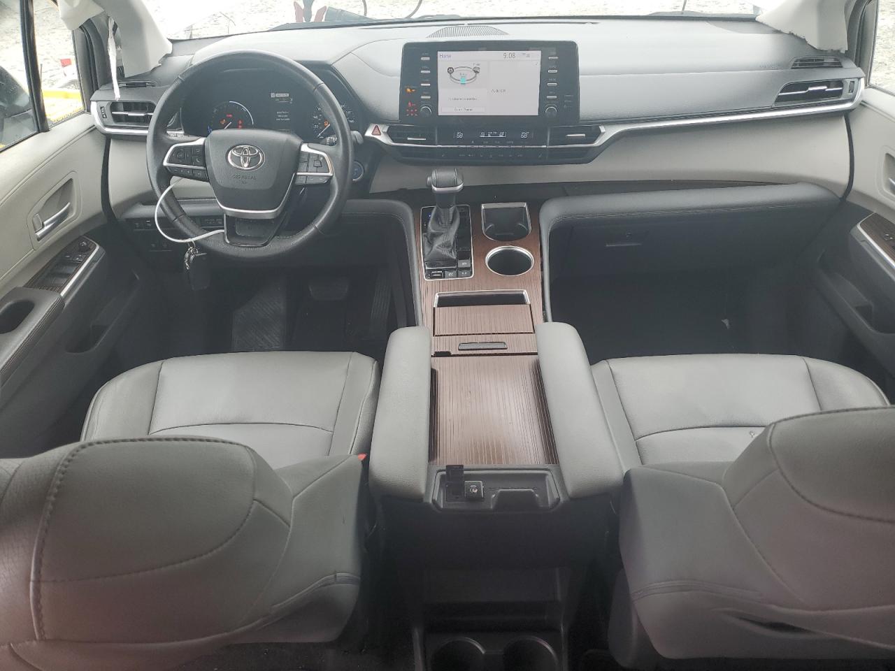 5TDYRKEC7MS053966 2021 Toyota Sienna Xle