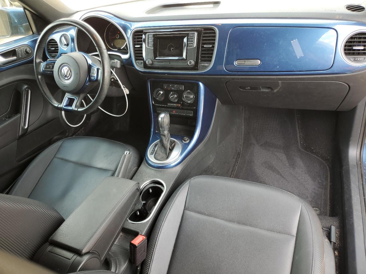 3VW5DAAT1KM505695 2019 Volkswagen Beetle S