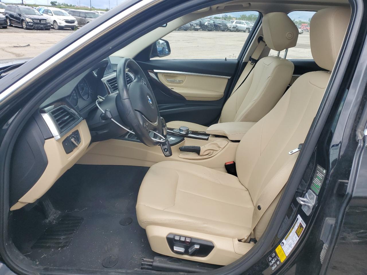 WBA8A3C3XHK692840 2017 BMW 320 Xi