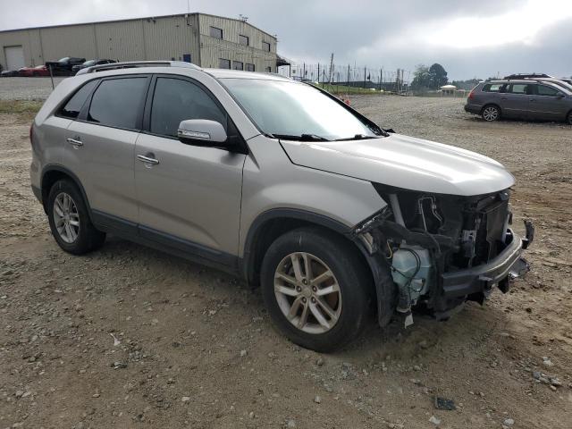 VIN 5XYKT3A69FG662327 2015 KIA Sorento, LX no.4