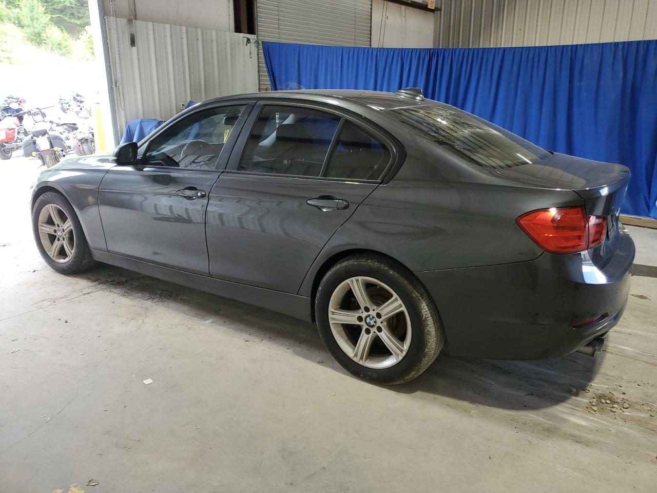 2013 BMW 328 Xi Sulev vin: WBA3B5C59DF597712