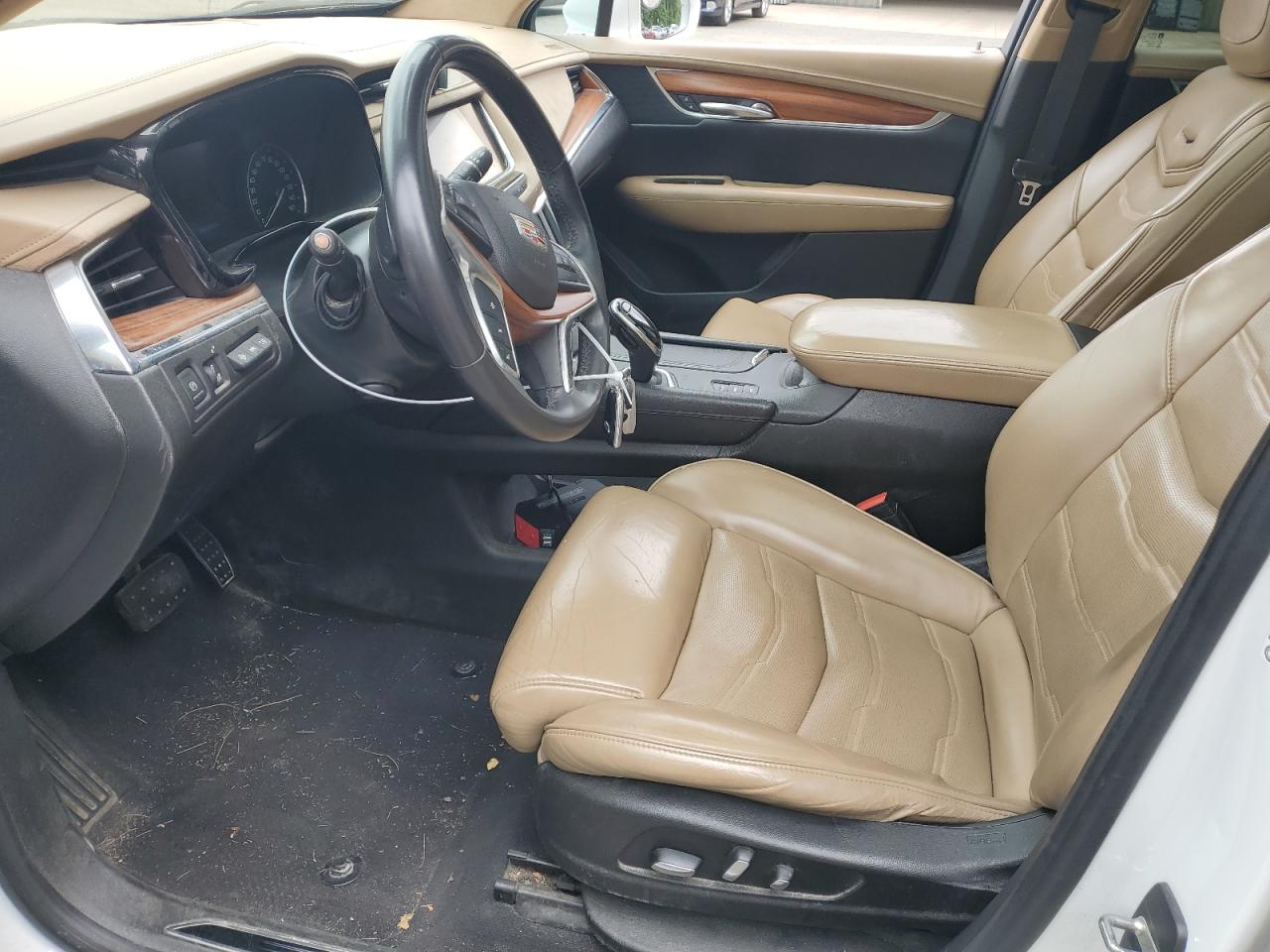 1GYKNFRS7HZ129520 2017 Cadillac Xt5 Platinum