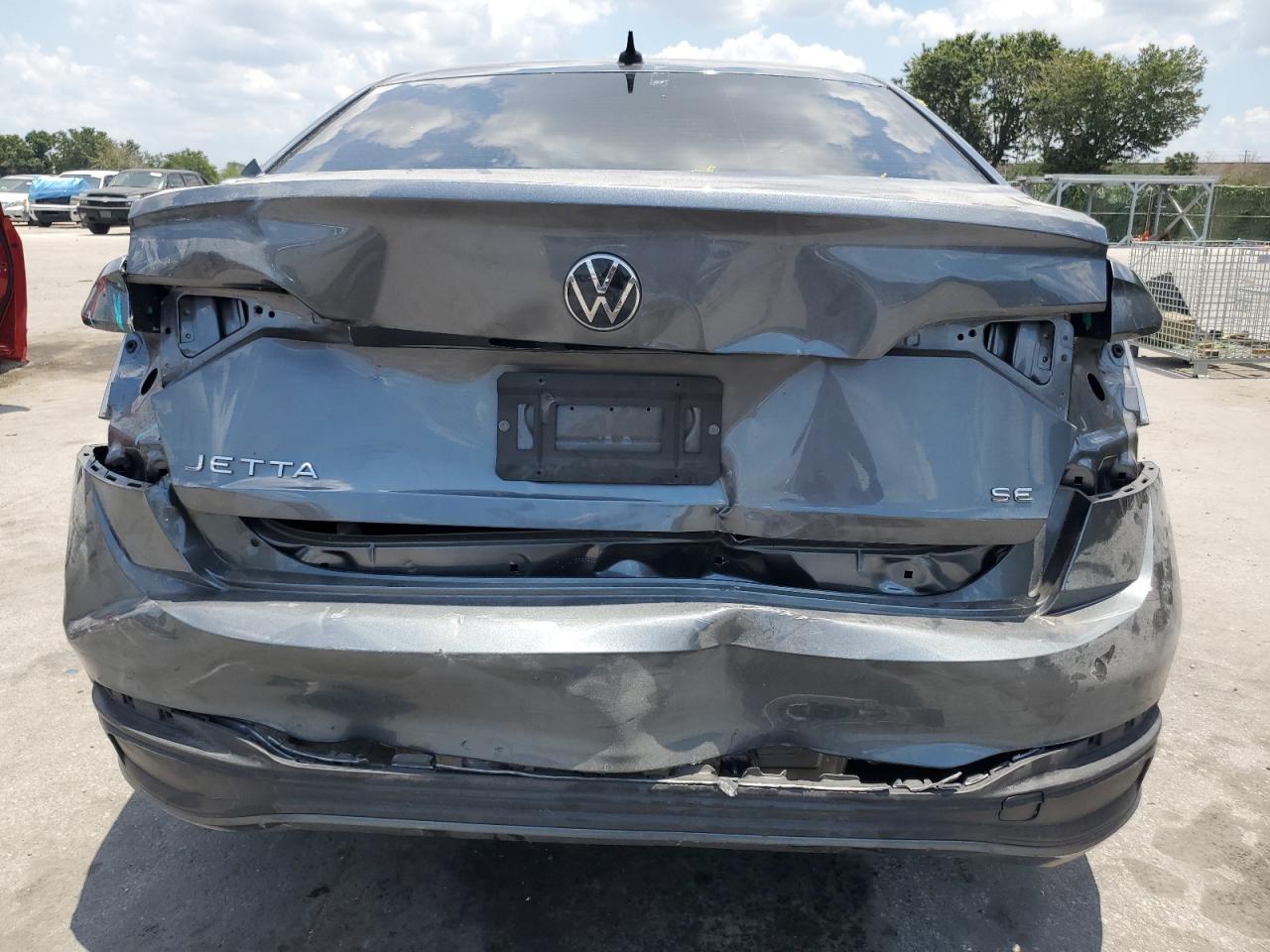 3VW7M7BUXNM013335 2022 Volkswagen Jetta Se