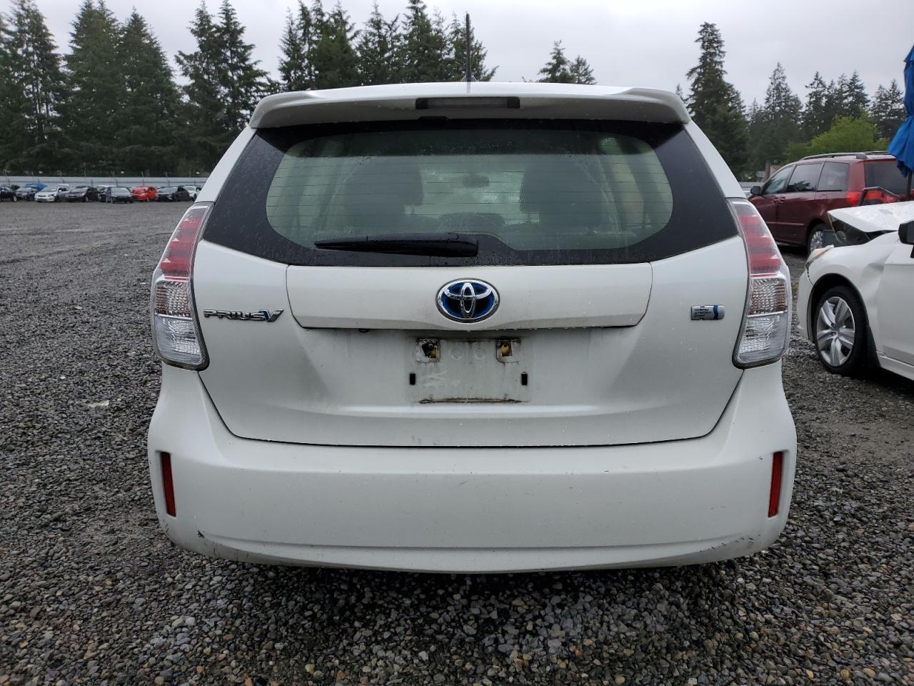 JTDZN3EU8FJ017489 2015 Toyota Prius V