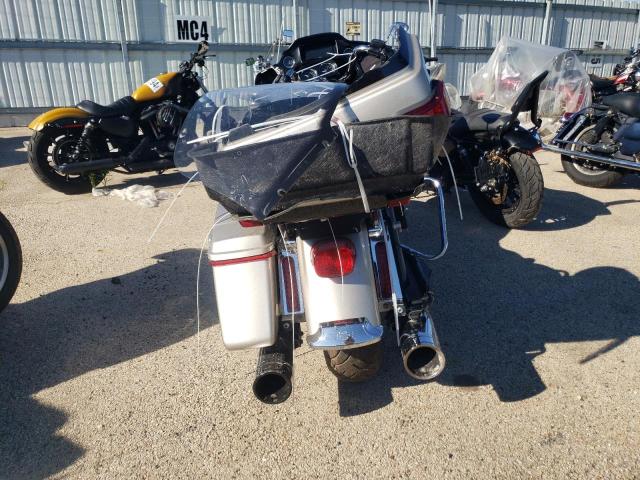 2018 HARLEY-DAVIDSON FLTRU 1HD1KGD17JB645517