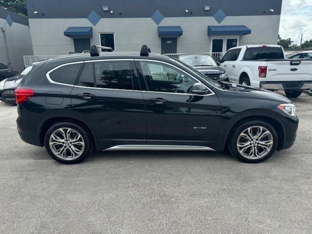 2017 BMW X1 Sdrive28I vin: WBXHU7C39HP924819