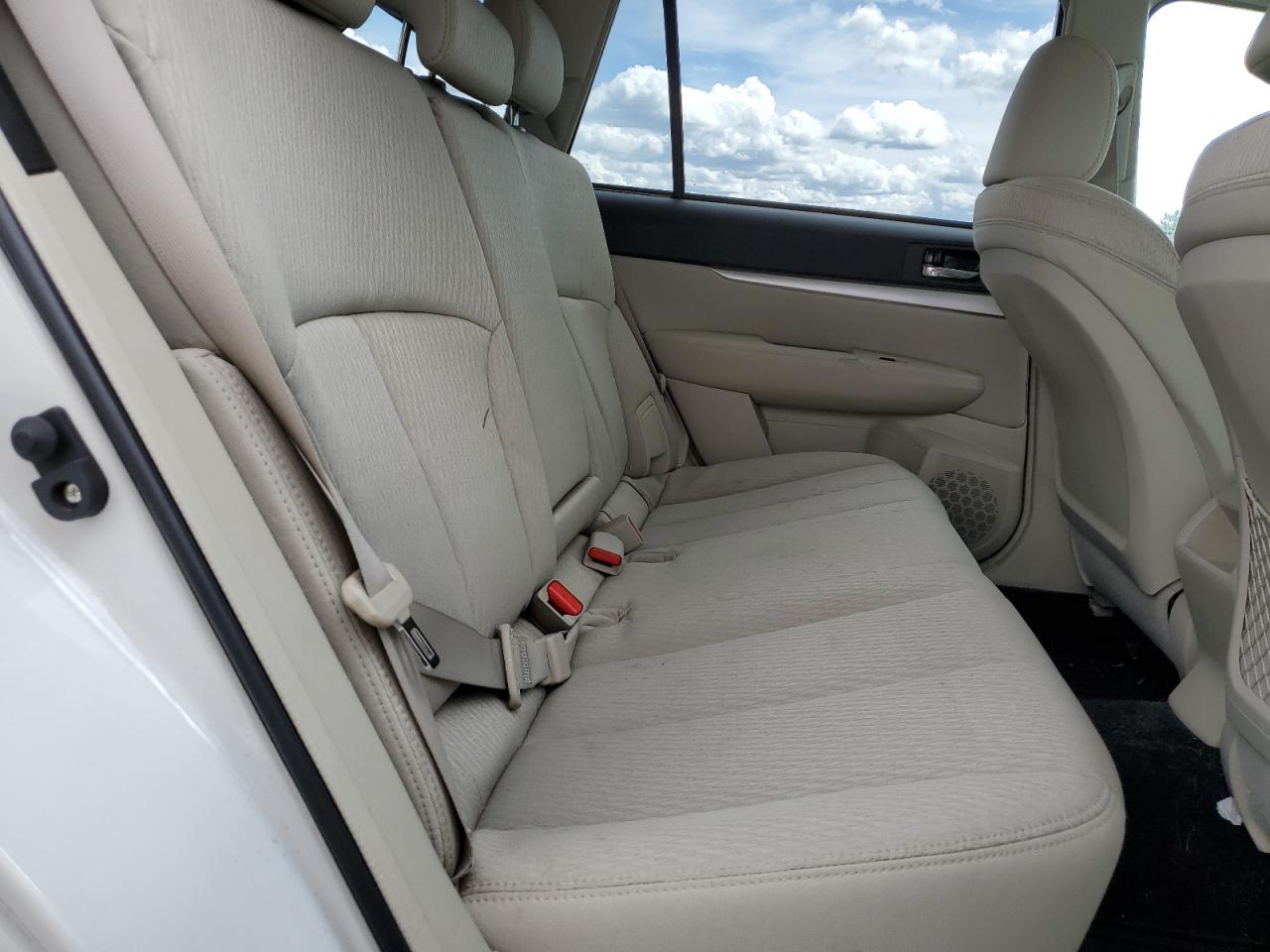 4S4BRBGC6B3355732 2011 Subaru Outback 2.5I Premium