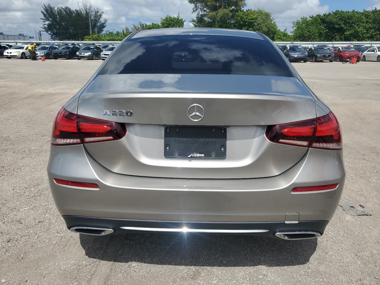 WDD3G4EB4KW001202 2019 Mercedes-Benz A 220