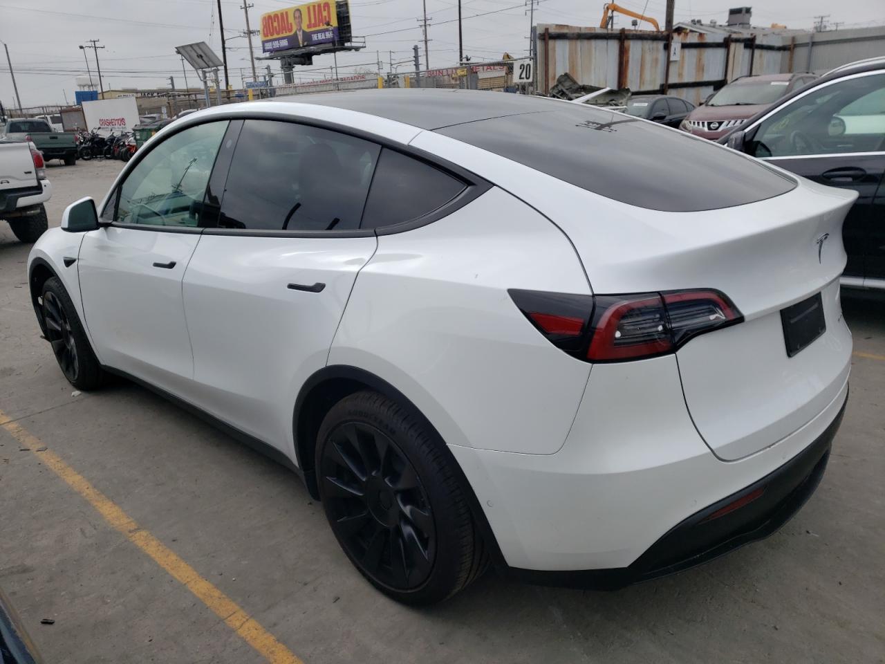 2021 Tesla Model Y vin: 5YJYGAEEXMF217622